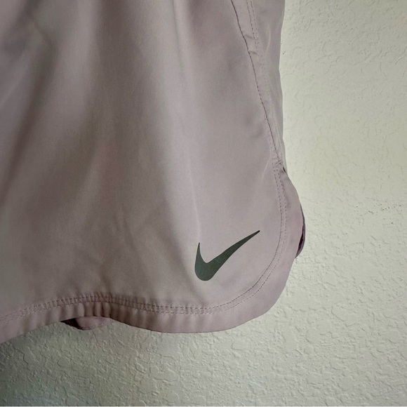 Nike Dri-FIT Women’s Running Shorts Light Pink Size M - Picture 2 of 5